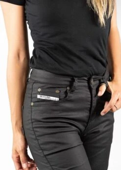 John Doe Betty Biker Jeggings Zwart Motorbroek -Motorfiets Uitrusting Serie john doe betty biker jeggings black jdj4009 broekzak 7228